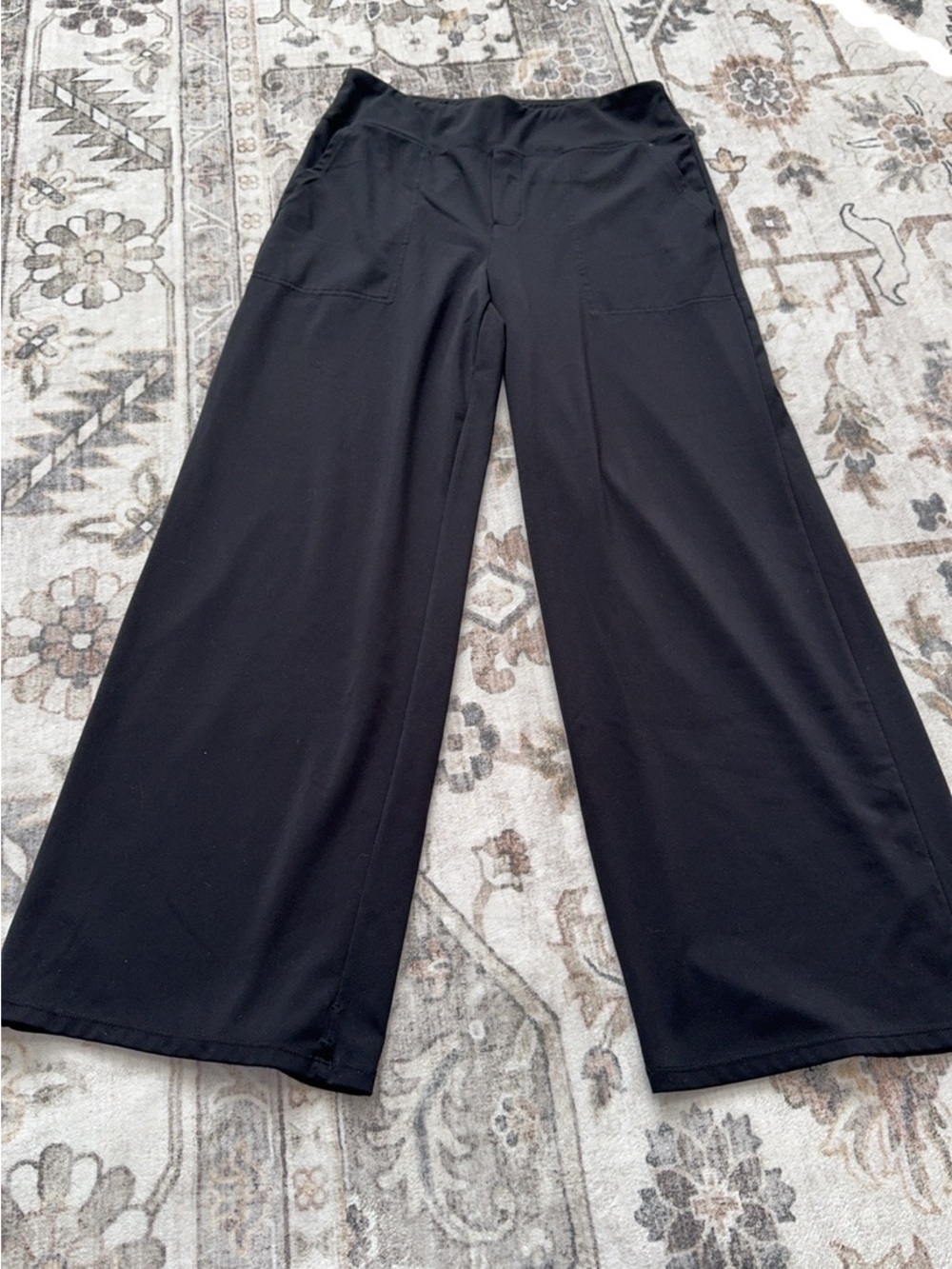 Women’s Black Wide-Leg Pull-On Pants